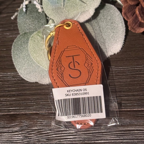 Taylor Swift The Life of a Showgirl Faux Hotel Key Keychain - Picture 3 of 5